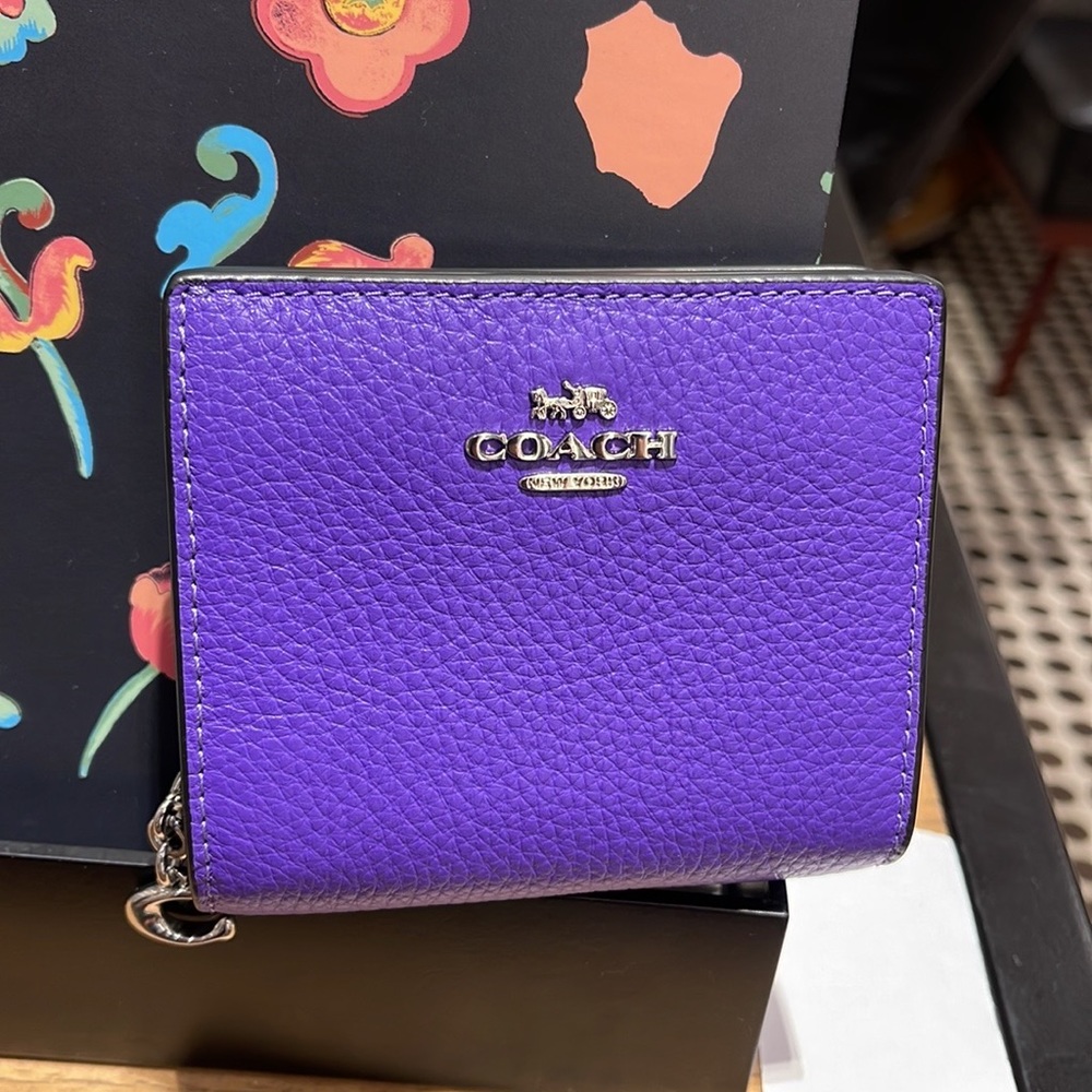 Coach Snap Wallet
Silver/Sport Purple - Picture 9 of 16